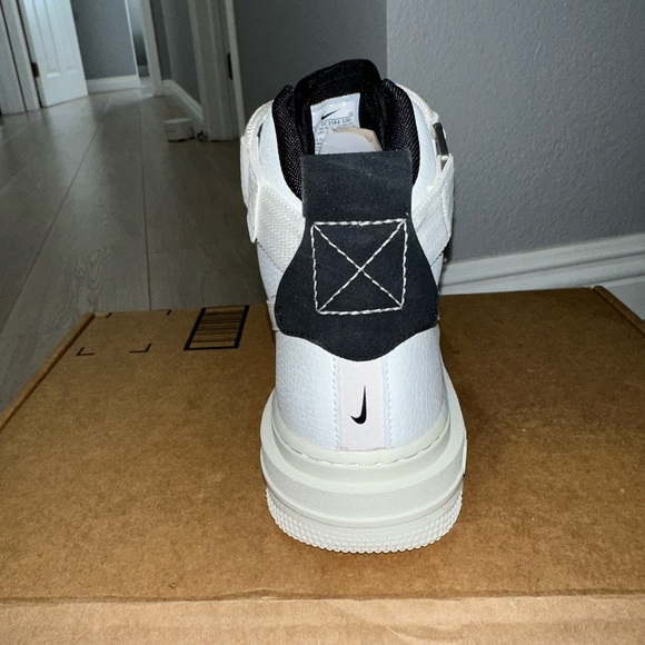 BRAND NEW AF1 HI UT 2.0 - Picture 3 of 5